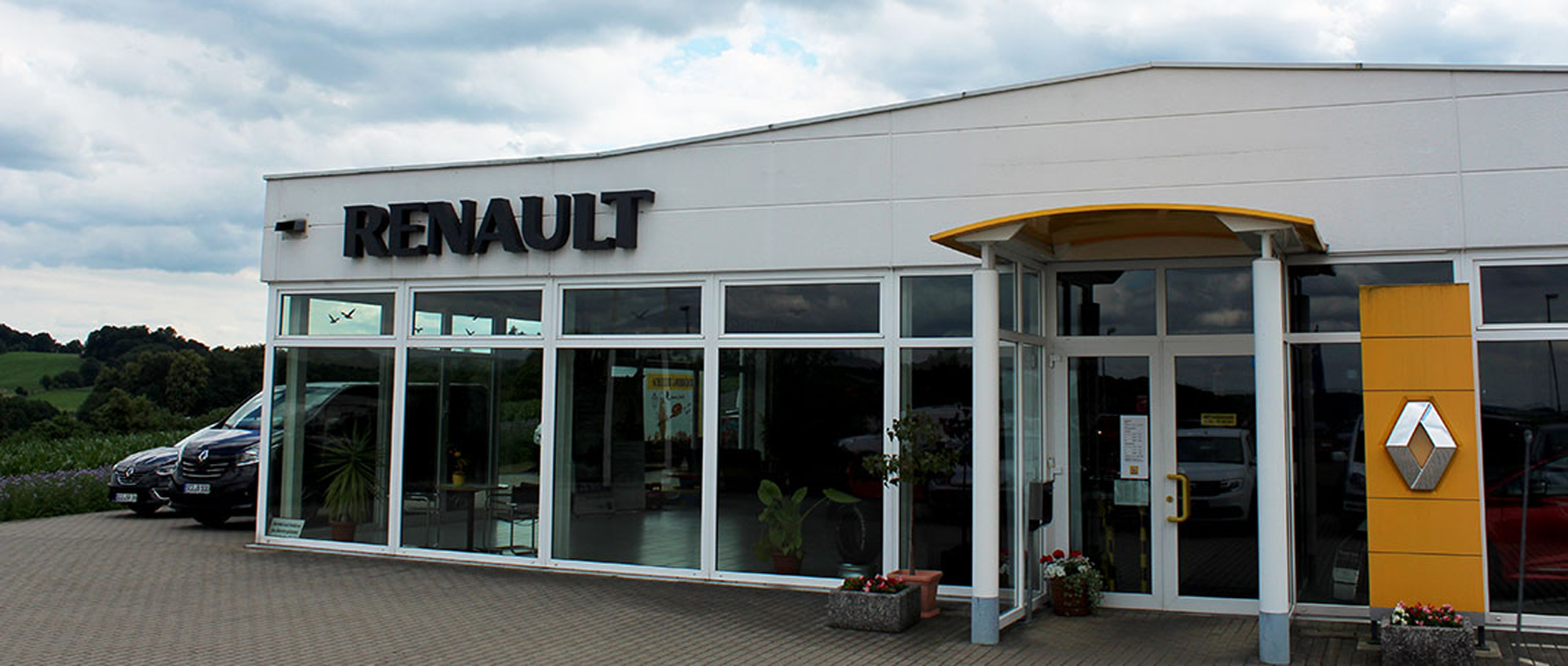 Autohaus Barth von Vorne mit Eingang